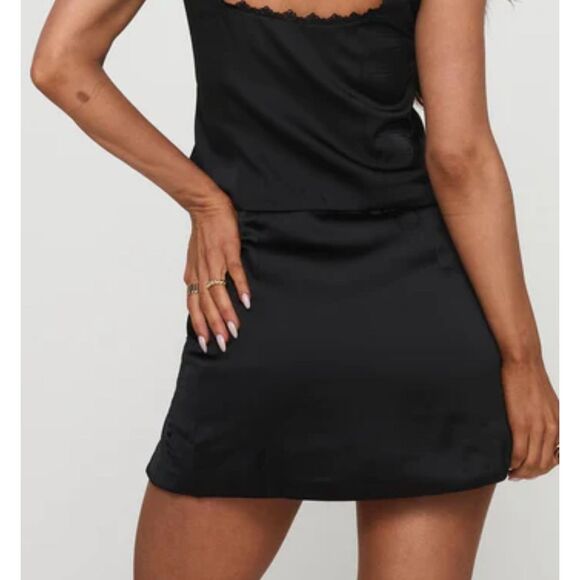 Princess Polly Chakira Black Mini Skirt Nwot Size 2 needs button - Picture 9 of 9